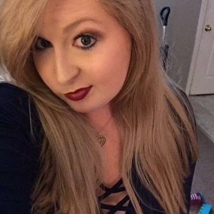 Meet your Posher, Leslie